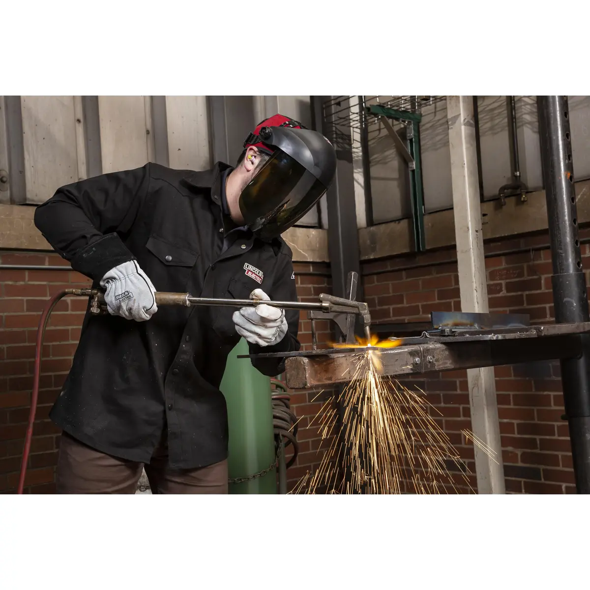 Lincoln Omnishield Clear Face Shield, Shade 3 (Ir/Uv) - K3753-1 2